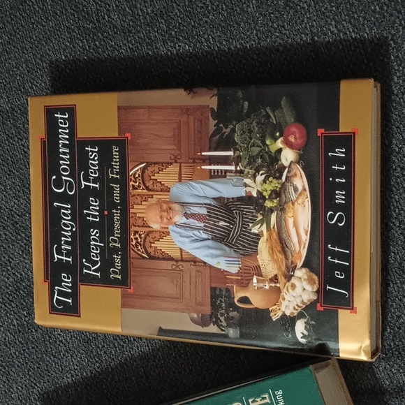 2- Jeff Smith cookbooks - Picture 2 of 7
